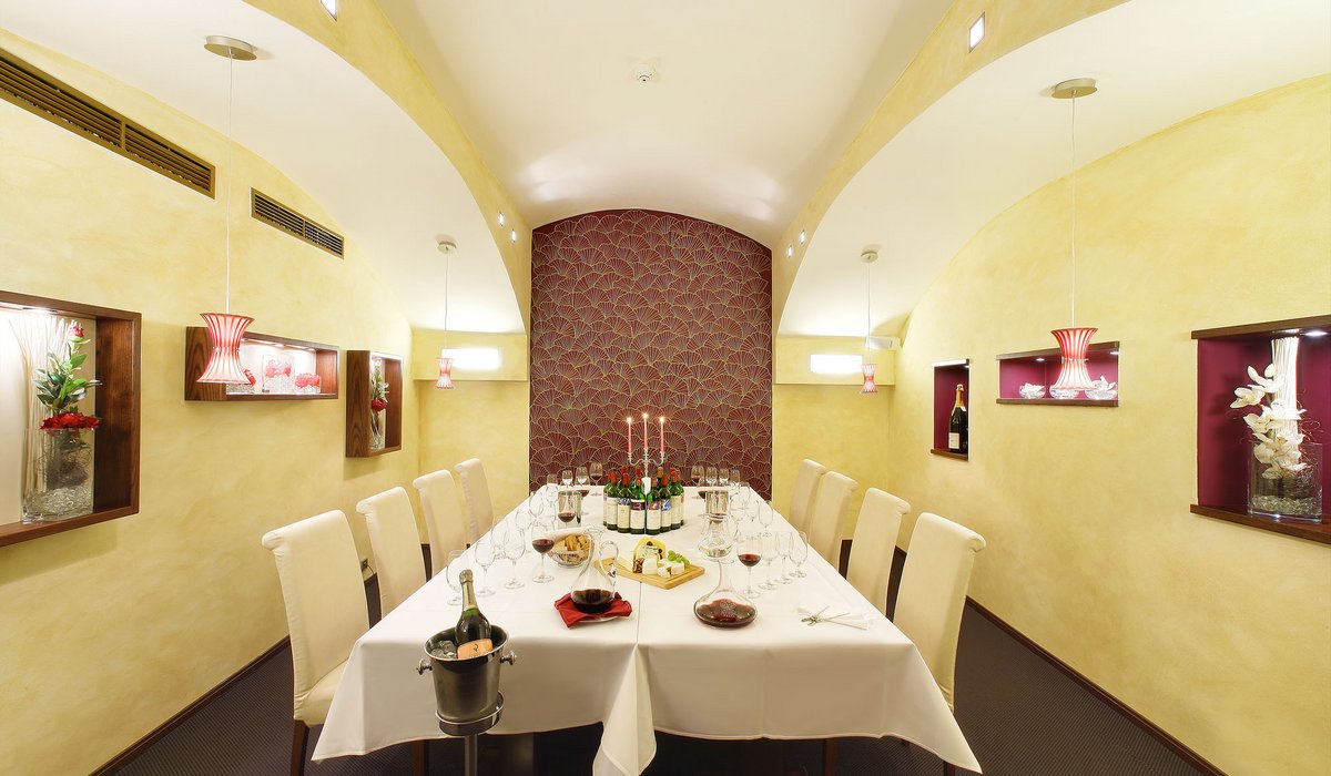 Triton Restaurant Lounge - ein idealer Ort für Ihre Feierlichkeiten.